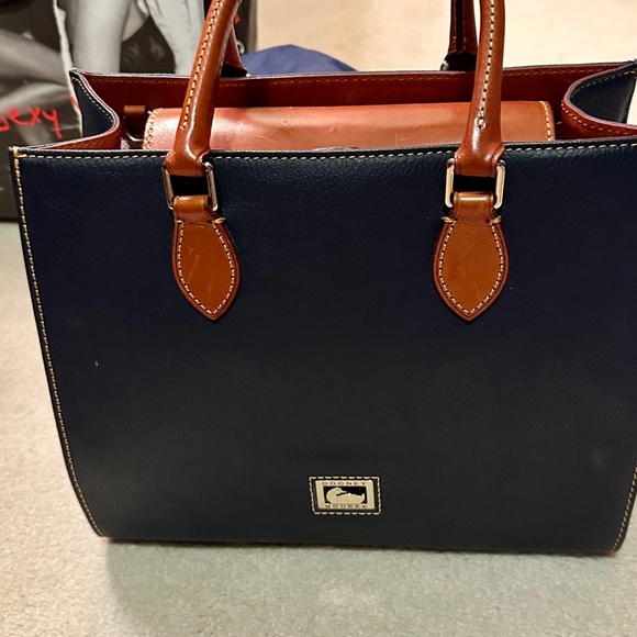 Dooney & Bourke handbag/crossbody bag - Picture 2 of 7